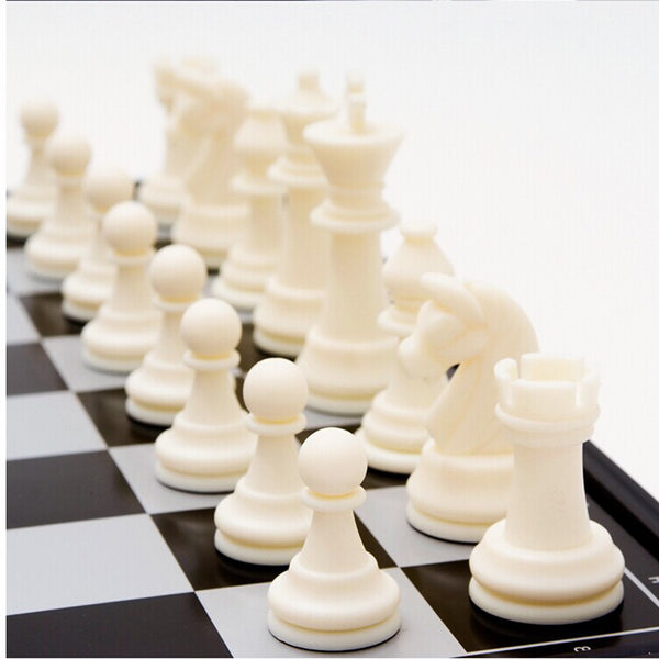 Black Never Fade Chess Game Set