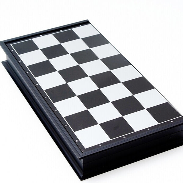 Black Never Fade Chess Game Set